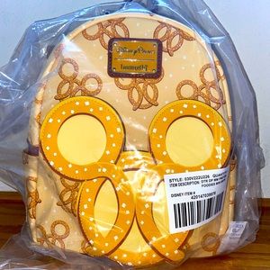 Disney Parks Resort Minnie Mickey Mouse Pretzel Scented Loungefly Backpack